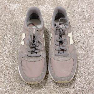 New Balance Tennis Shoe Size 7.5